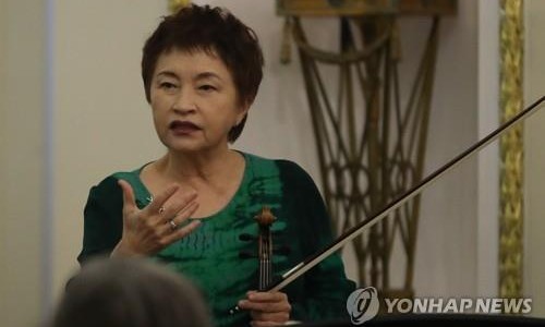 [연합뉴스] 정경화 왼쪽 손가락 부상…1주일 앞둔 통영국제음악제 무대 취소