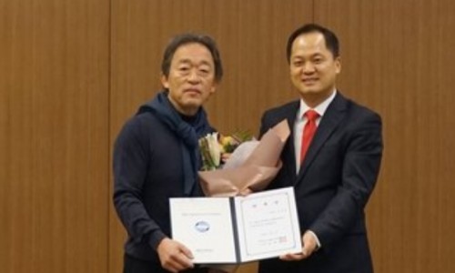 [중앙일보] 지휘자 정명훈, KBS교향악단 첫 계관 지휘자로 위촉