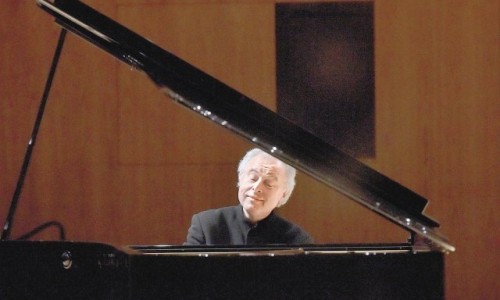 [동아일보] ‘피아니스트들의 피아니스트’ “자유와 즉흥의 힘을 믿는다”