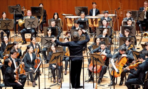 [한국경제] 지휘를 초월한 정명훈…그가 인도한 브루크너의 신세계