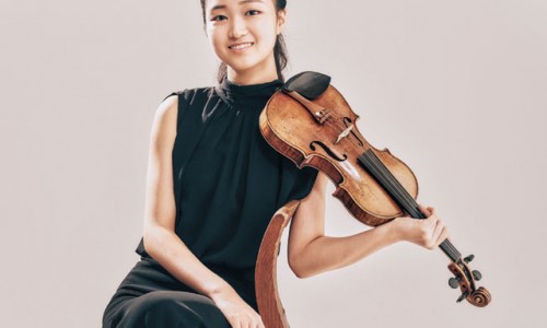 [문화일보] “비행기 선반 위 ‘억대 바이올린’도 이젠 익숙”… 해리슨 패럿이 택한 ‘17세 스타’